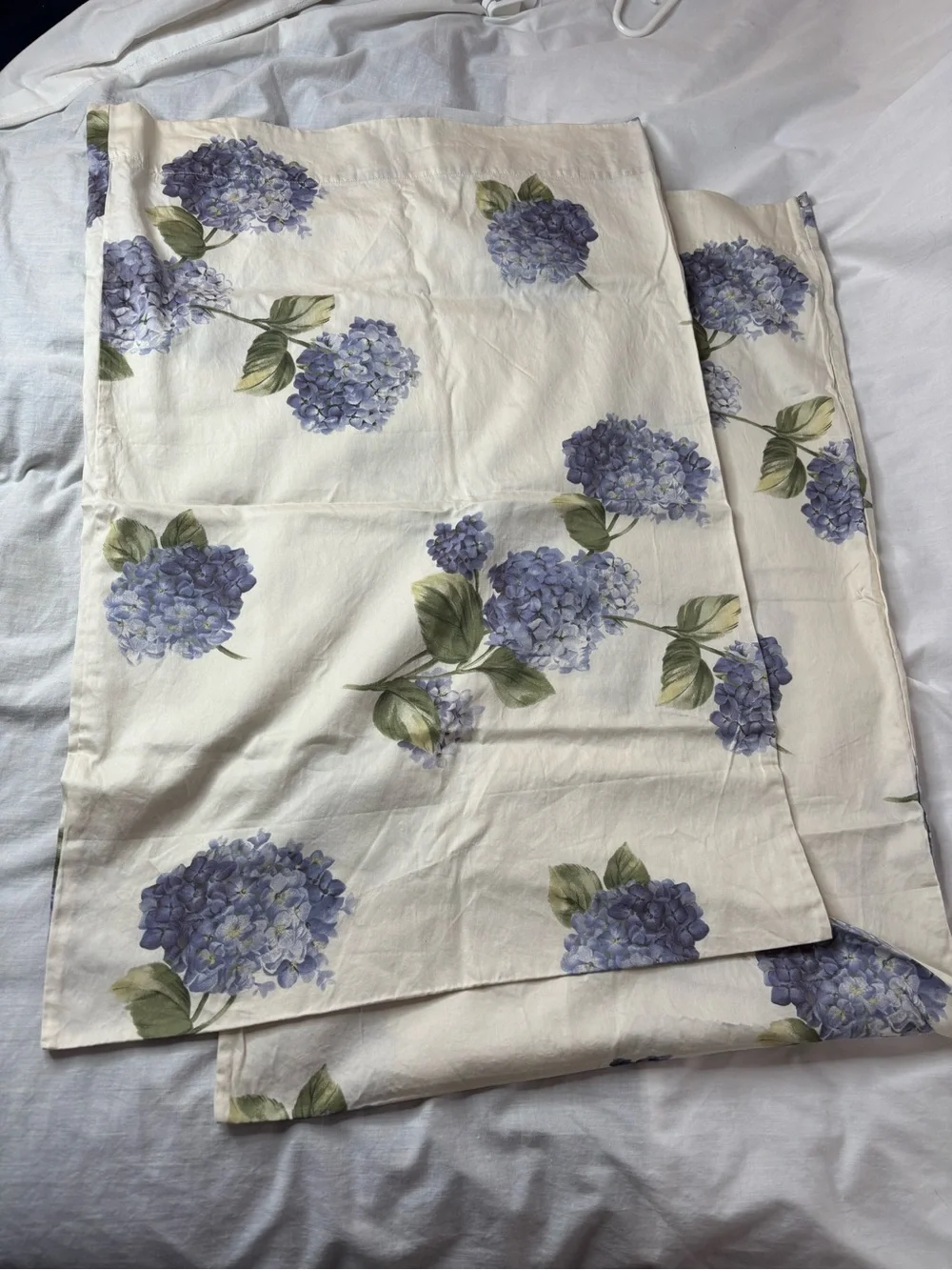 vintage Via Brera set of 2 pillowcases 29”x20” Italy